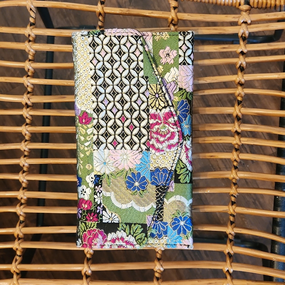 Steve Madden handheld clutch